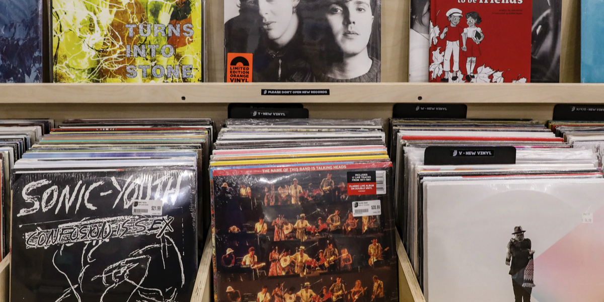 Vinyl Revival: How NowPlaying Enhances Your Record Collection